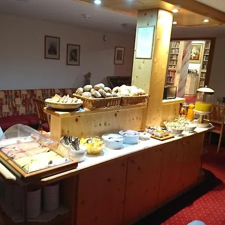 Oda ve Kahvaltı Martinshof Obergurgl