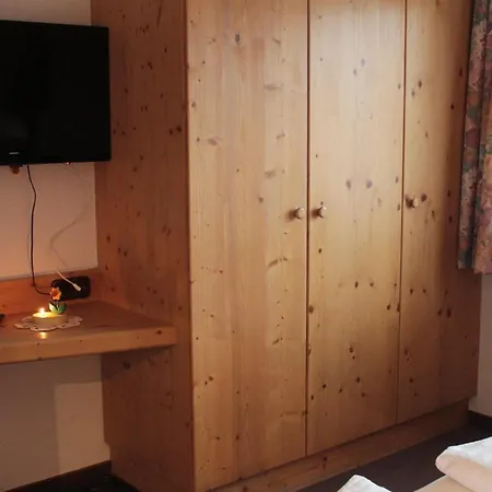 Oda ve Kahvaltı Martinshof Obergurgl