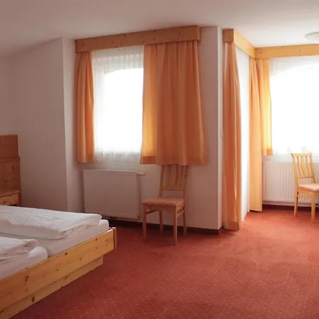 Martinshof Oda ve Kahvaltı 3*